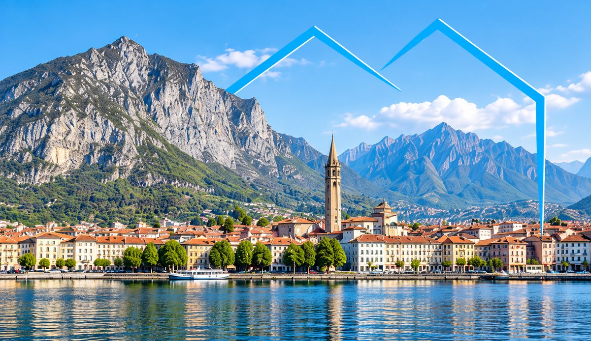 Lecco vista dal lago: il lungolago, il campanile e le montagne, col profilo di due case disegnato sopra