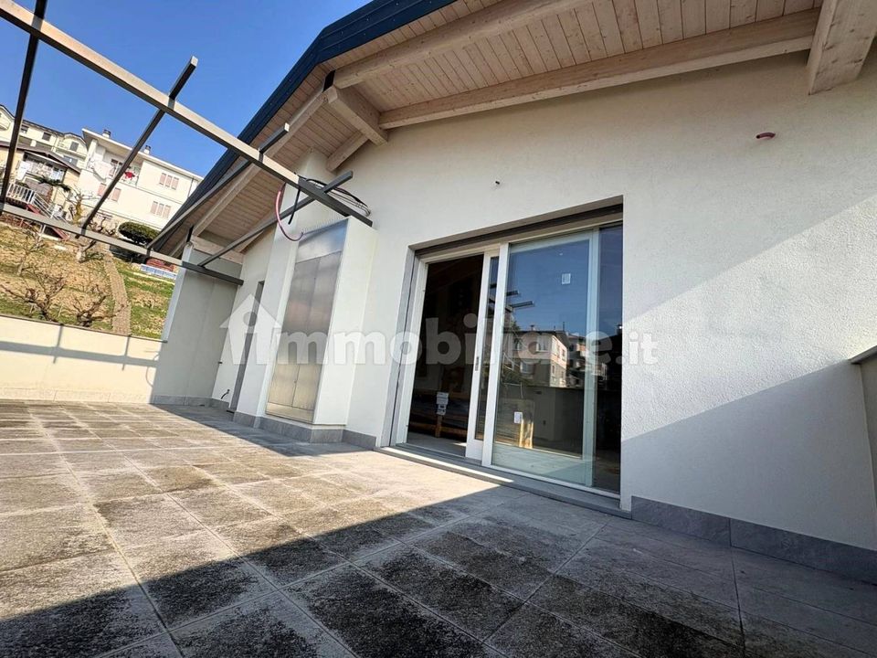 Trilocale in via Fratelli Calvi, Centro, Calolziocorte
