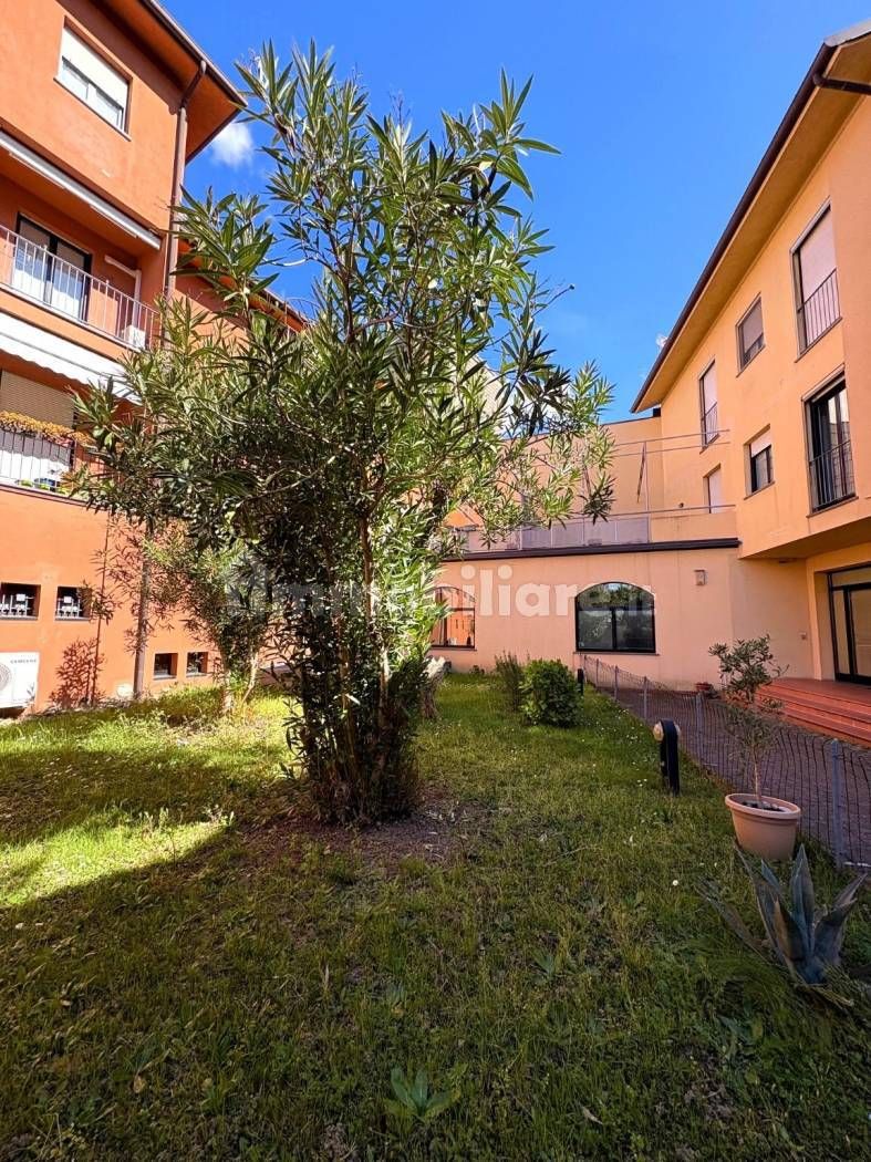 Bilocale in corso Martiri della Liberazione, Pescarenico, Lecco