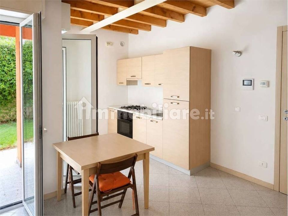 Bilocale in via Fausto Valsecchi, Bonacina, Lecco