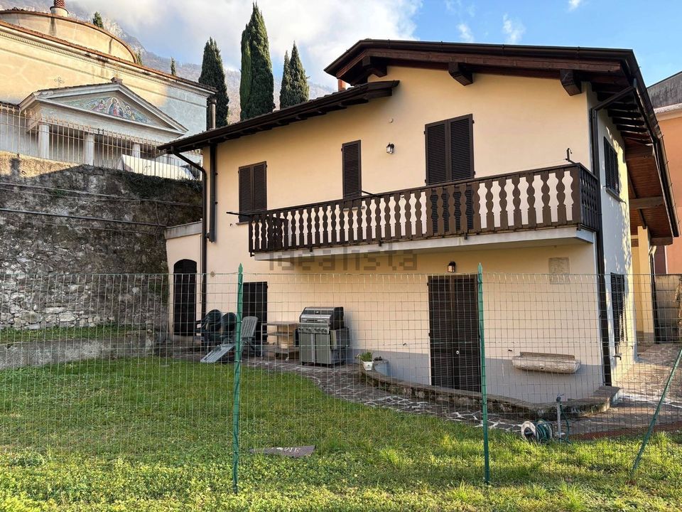 Villa in via Alessio Olivieri, Maggianico, Lecco