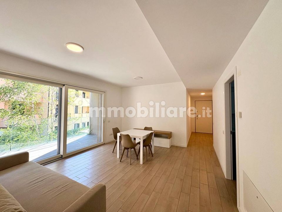 Trilocale in via Don Giuseppe Pozzi 17, Castello, Lecco